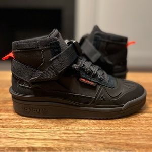 Adidas Forum Hi Gore-Tex - GS Size 4.5 - (Q46363)